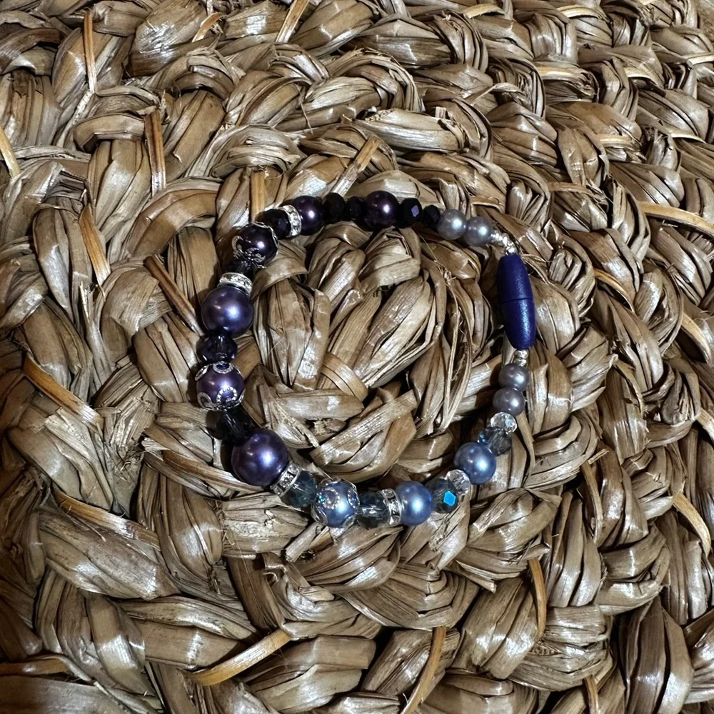 Elegant Purple and Silver Beaded Cat Collar